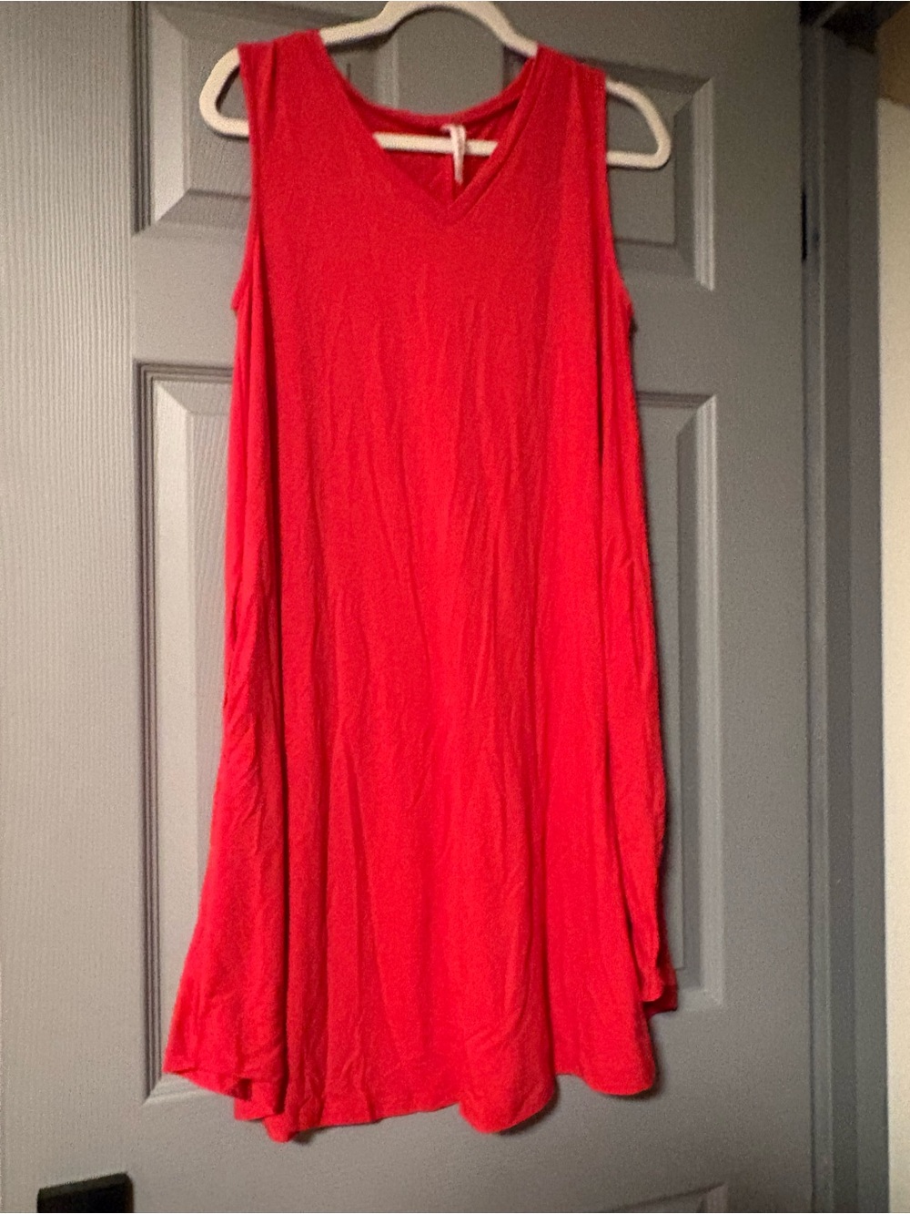 Zenana Outfitters Bright Red V-Neck Sleeveless Dress size Large